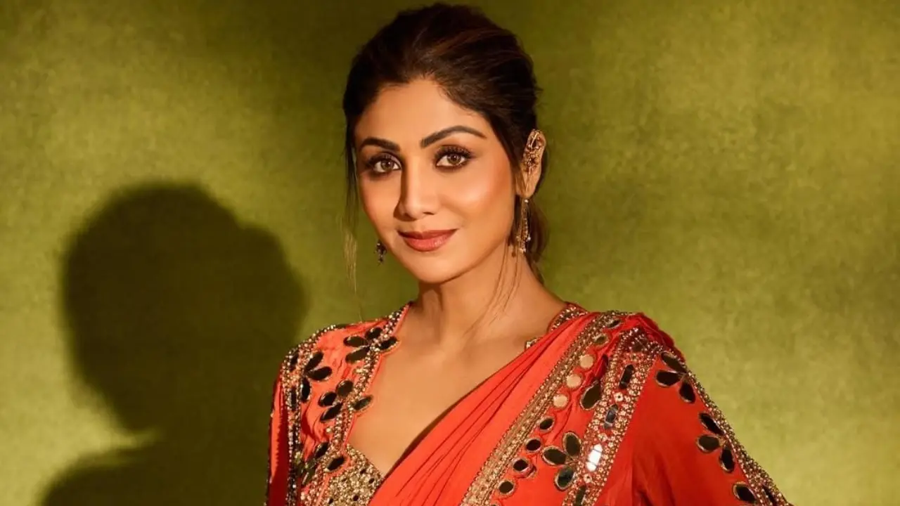 When this actor kissed Shilpa Shetty in front of everyone...